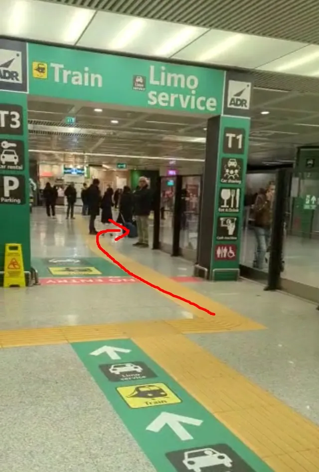 Flughafen Rom-Fiumicino: Treffpunkt, Foto 1