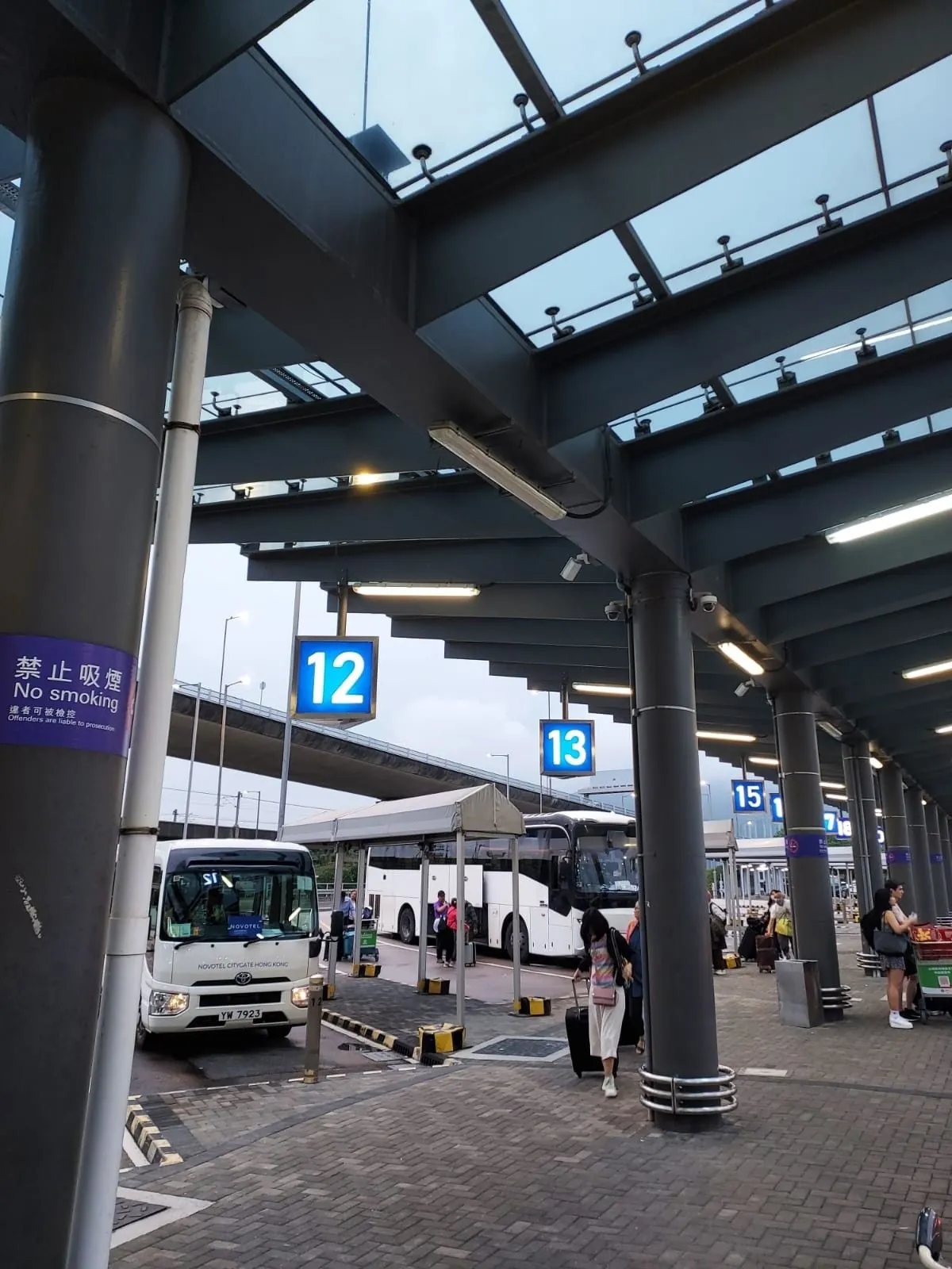 Flughafen Hongkong: Treffpunkt, Foto 1